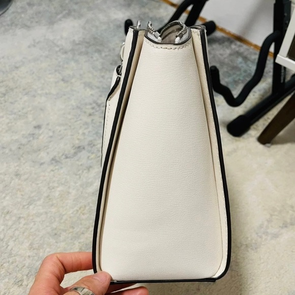 NWT Michael Kors Ellis Large Saffiano Leather Chainlink Satchel Bag Optic White - Picture 9 of 12